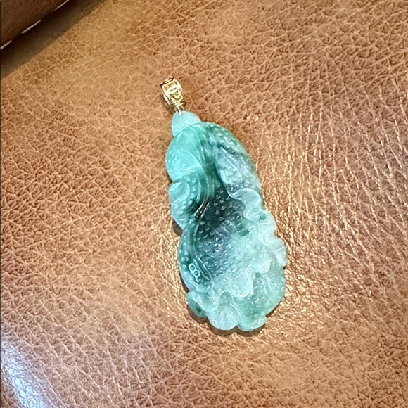Elegant Jadeite with Pendant with Gold plated 925 silver pendant. - Picture 2 of 6